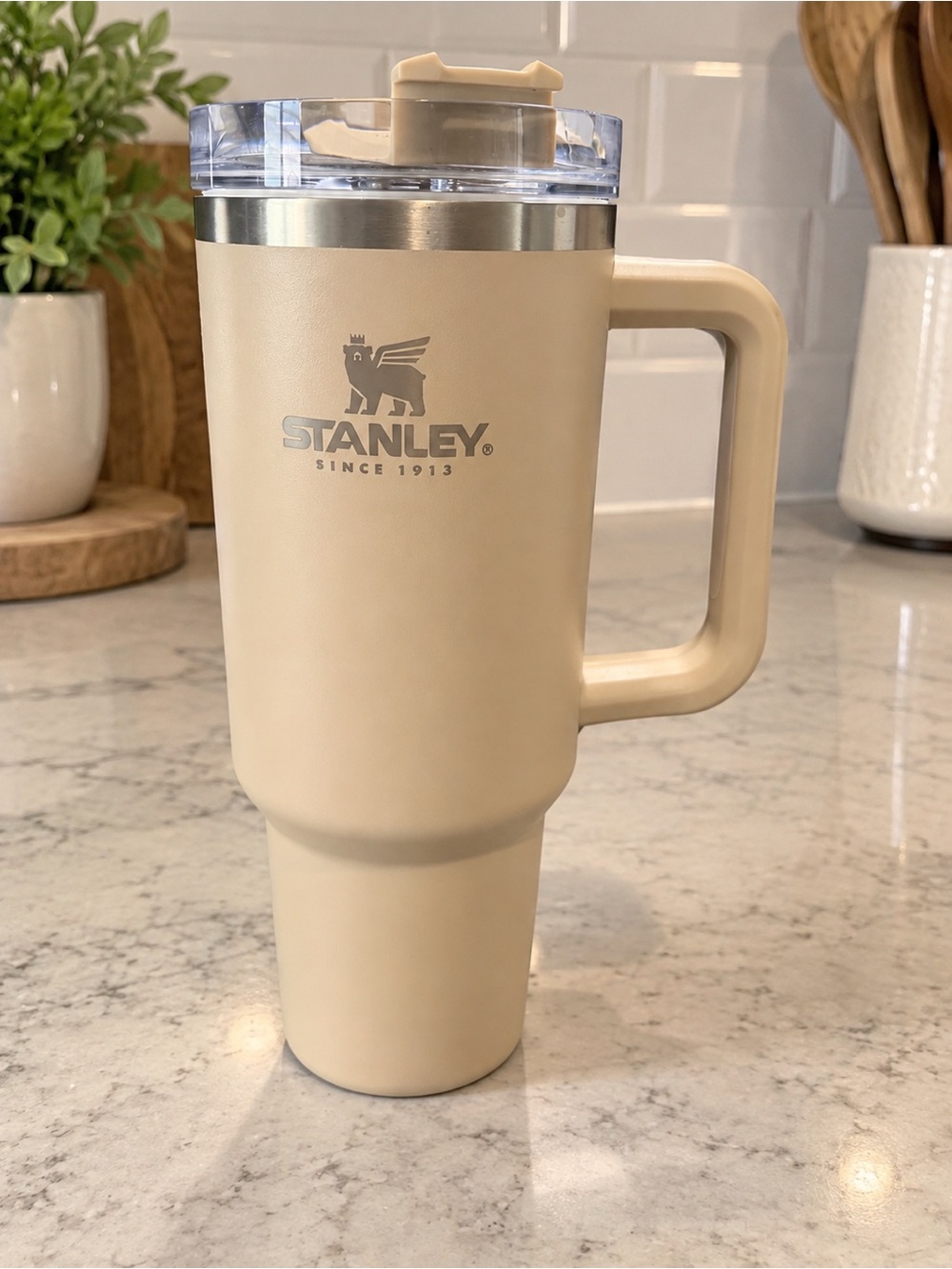 Stanley Travel Tumbler with Handle - Cream